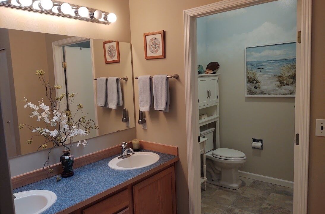 Photo of Bathroom in Rollingbay