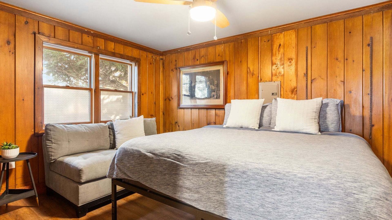Photo of Bedroom in Spring Lake