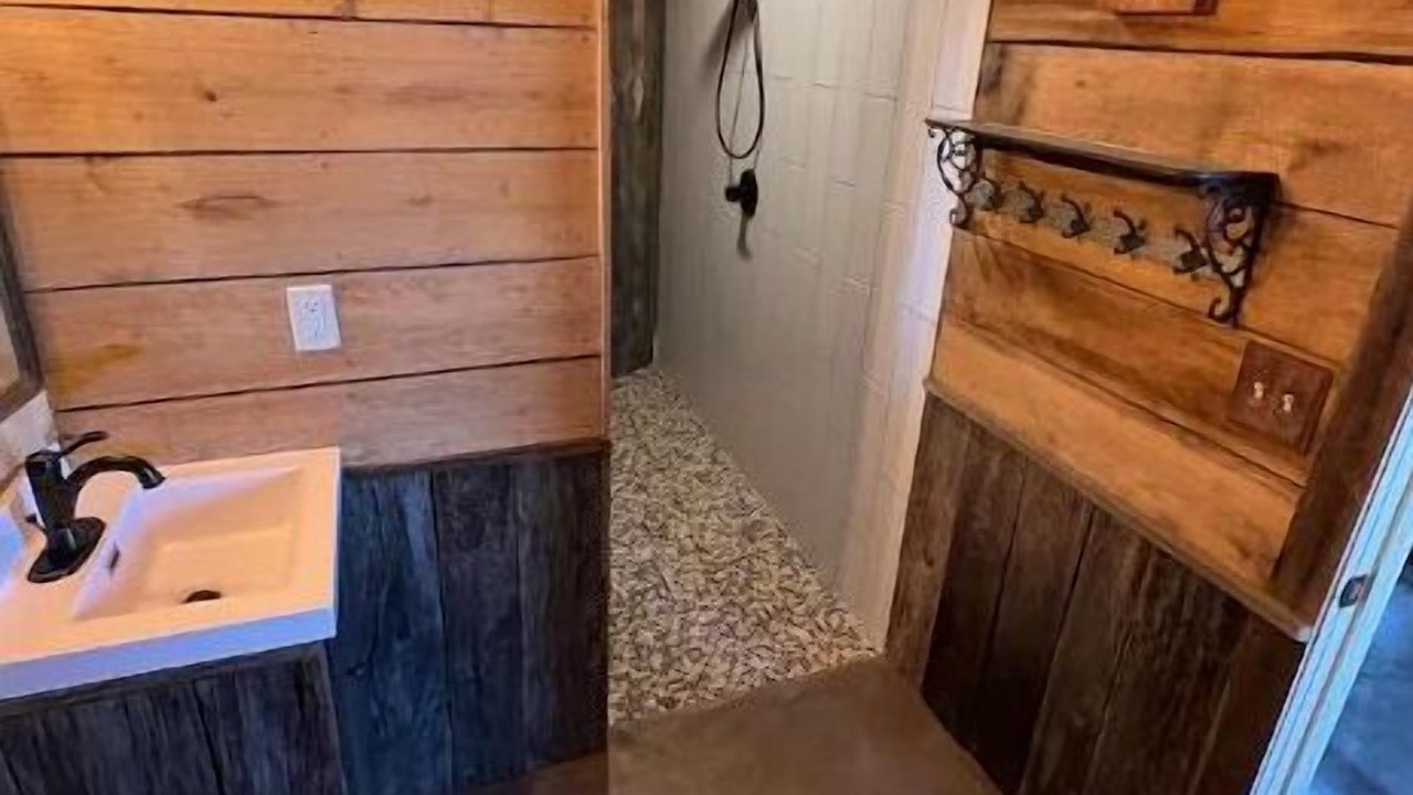 Photo of Bathroom in Lewistown