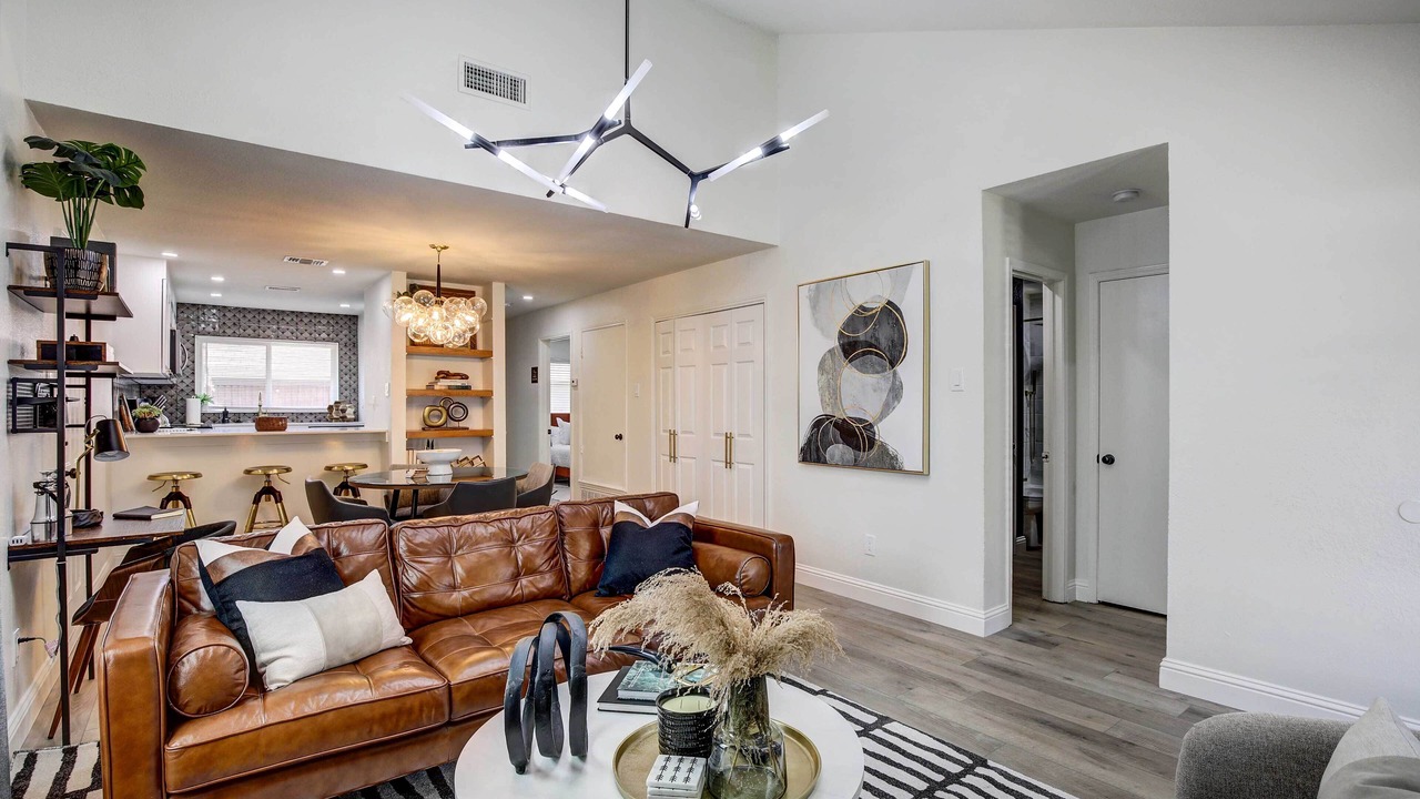 Photo of Livingroom in Allen