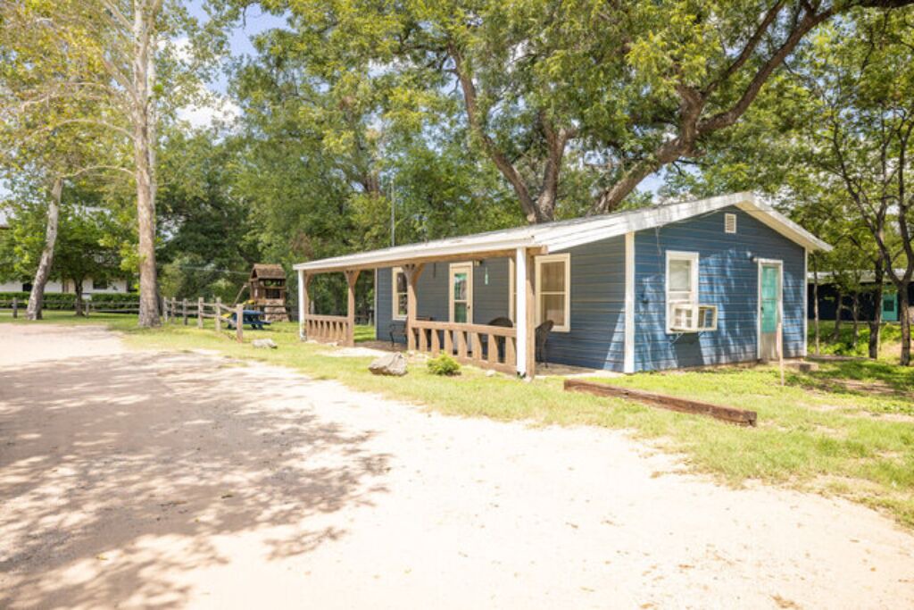 Photo of Others in Burnet