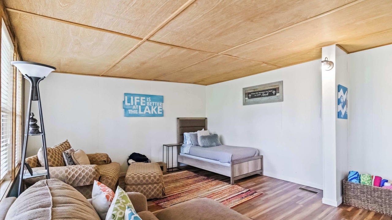 Photo of Bedroom in Springdale