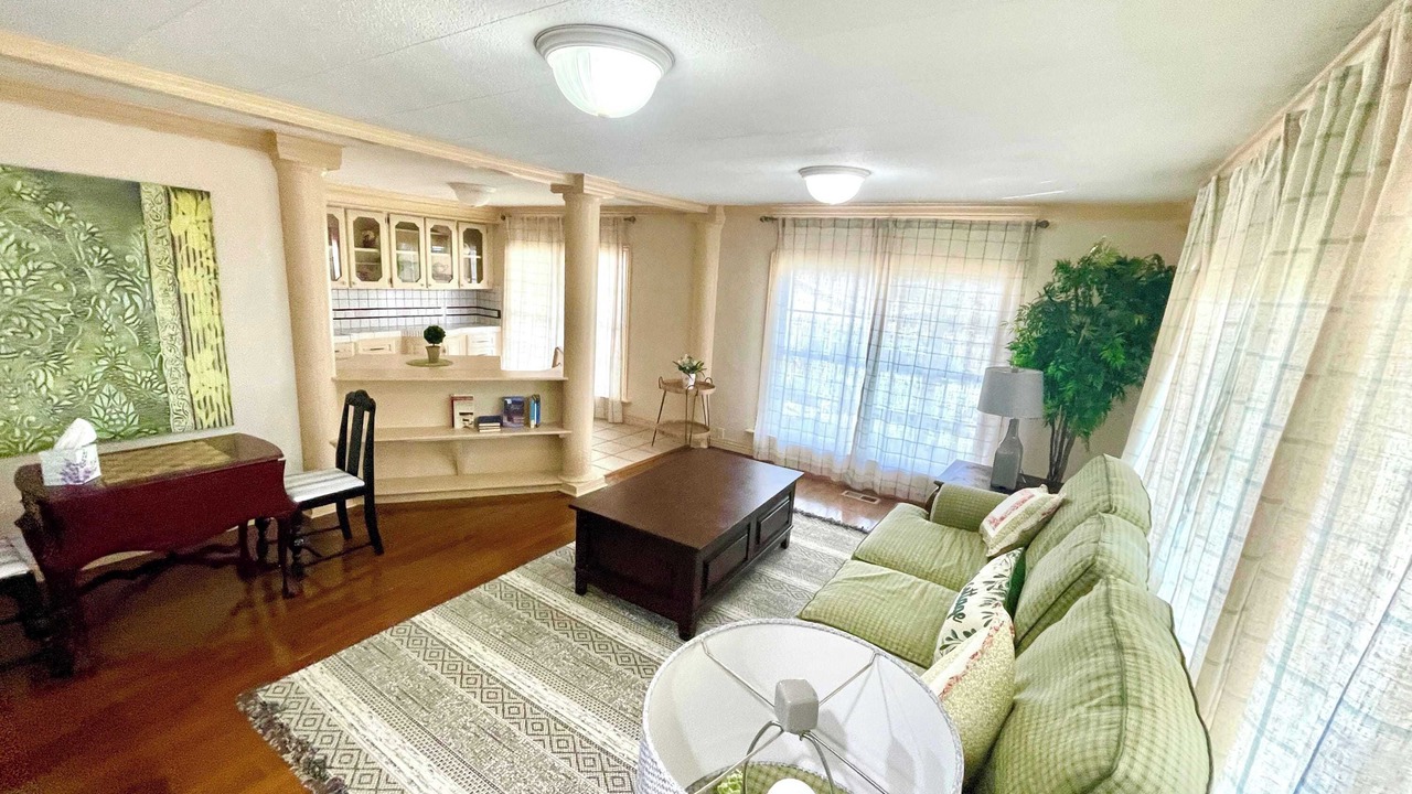 Photo of Livingroom in Beaver Shores