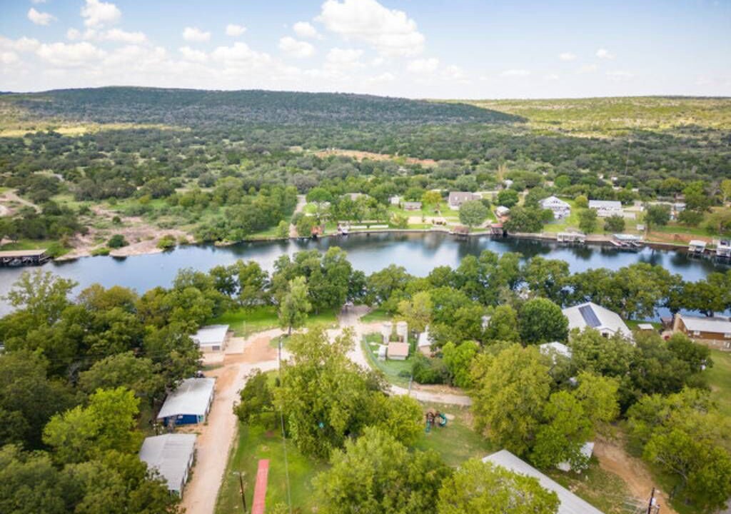 Photo of Others in Burnet