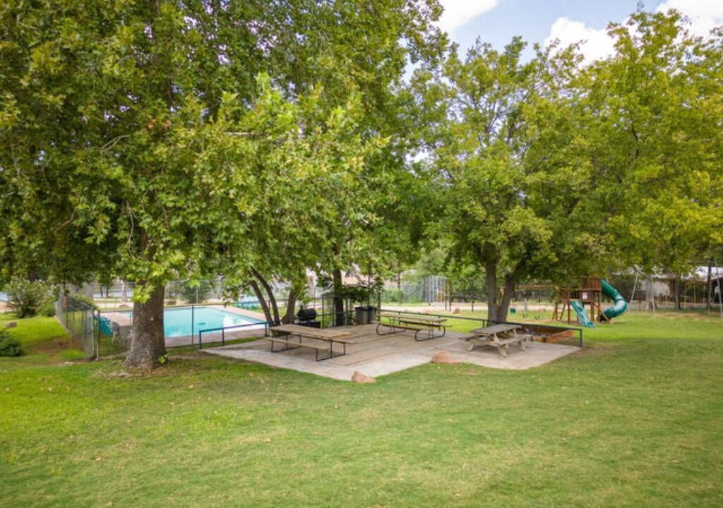 Photo of Others in Burnet