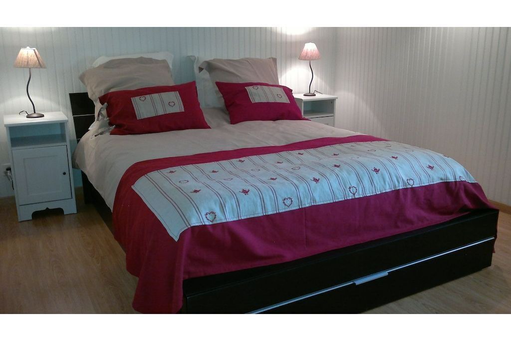 Photo of Bedroom in Maillezais