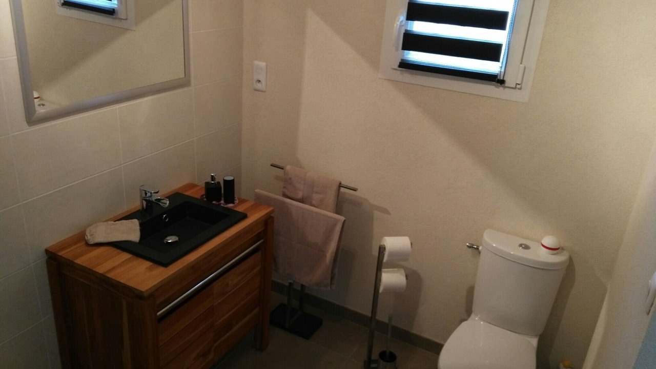 Photo of Bathroom in Cruviers-Lascours