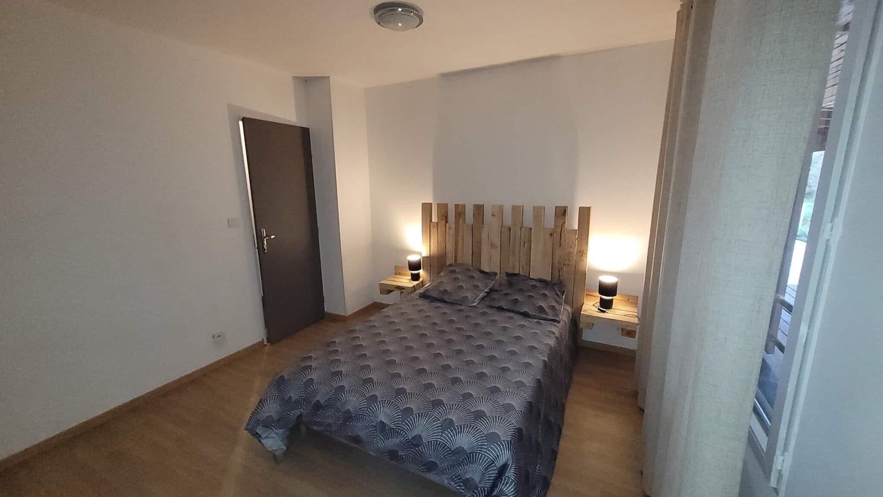 Photo of Bedroom in Roaillan