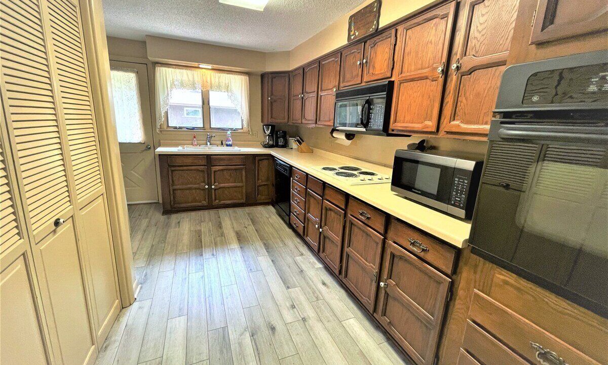 Photo of Kitchen in Butternut