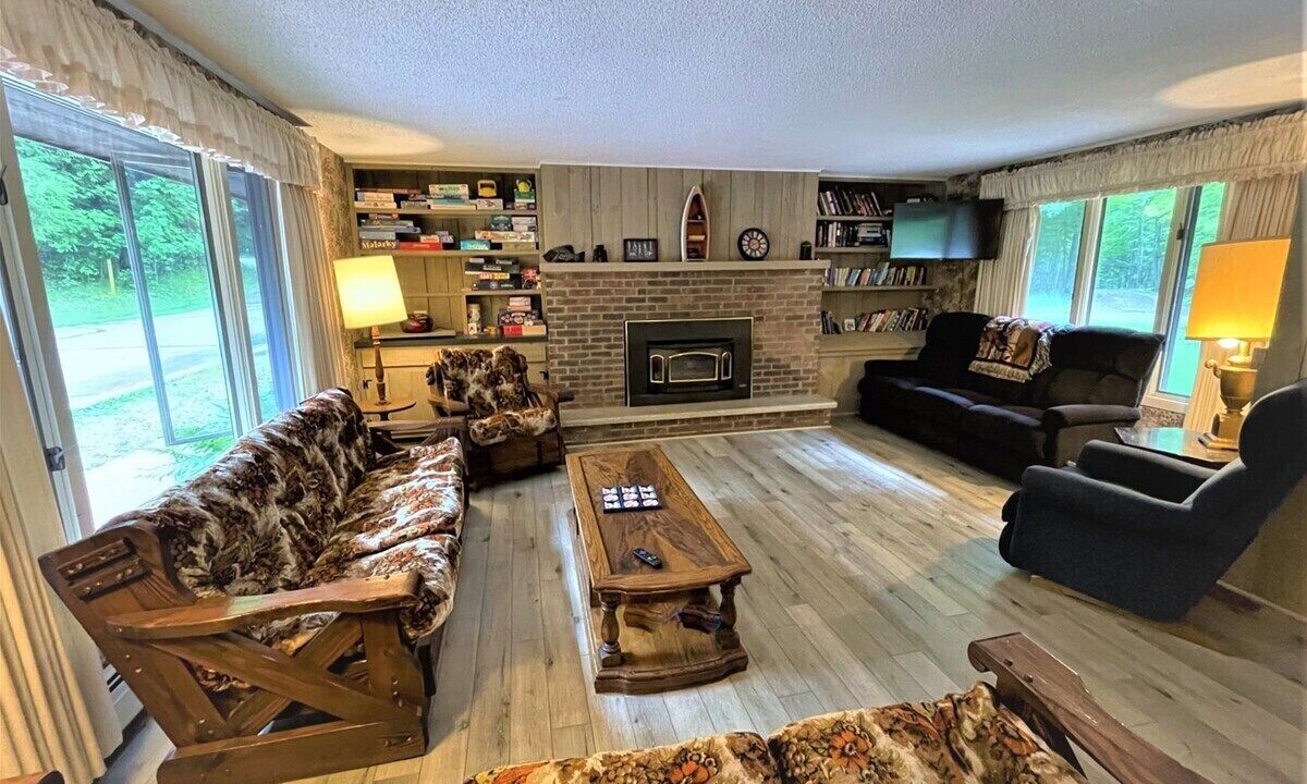 Photo of Livingroom in Butternut