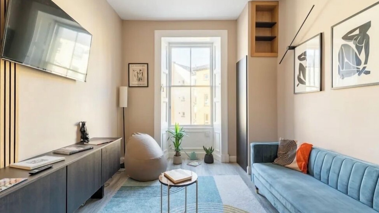 Photo of Livingroom in Tollcross