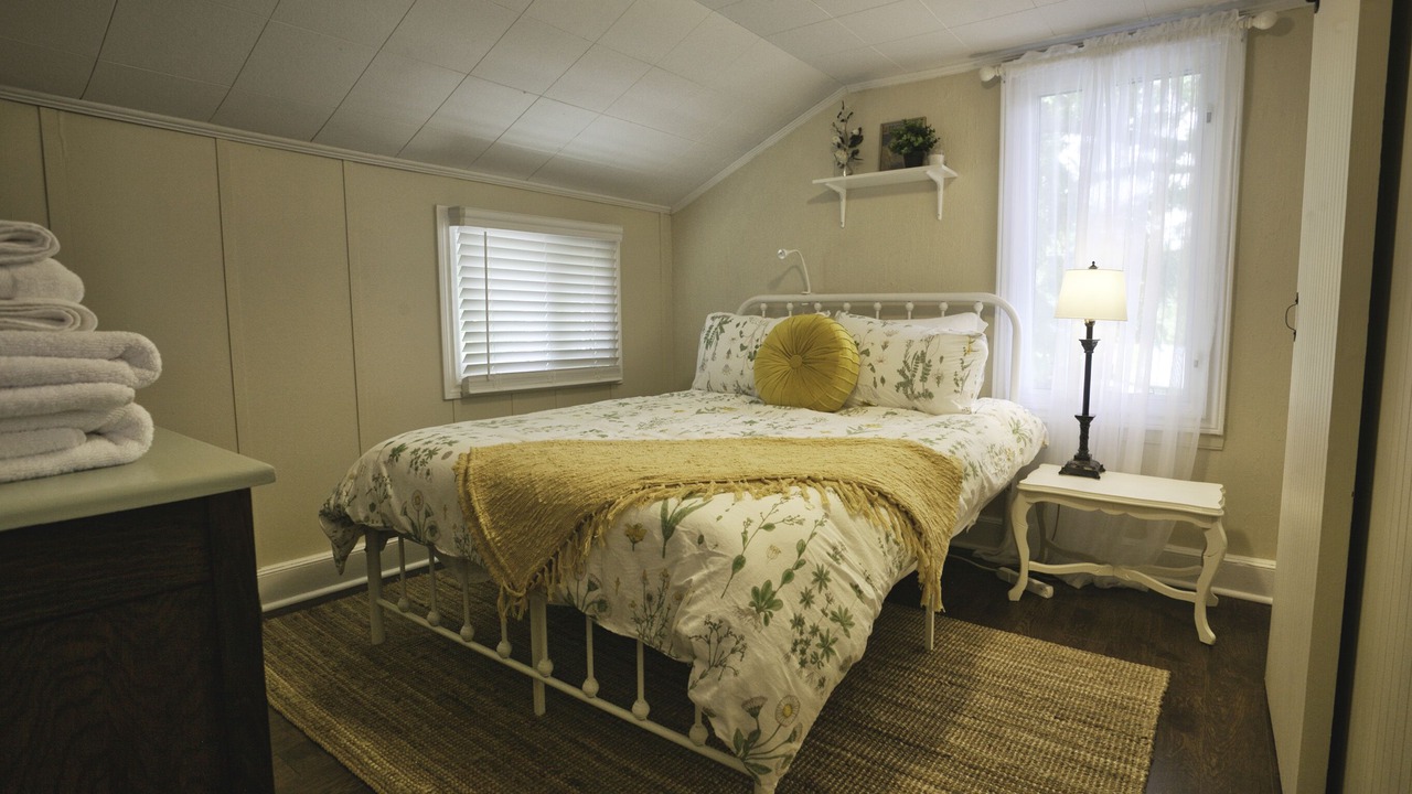 Photo of Bedroom in Beamsville
