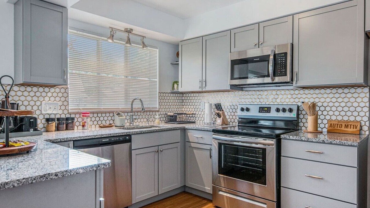 Photo of Kitchen in Jefferson Chalmers