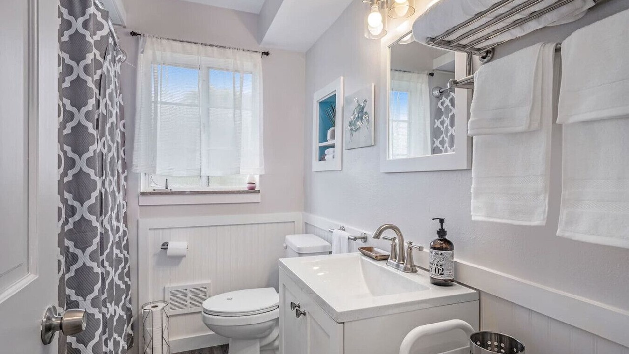 Photo of Bathroom in Jefferson Chalmers
