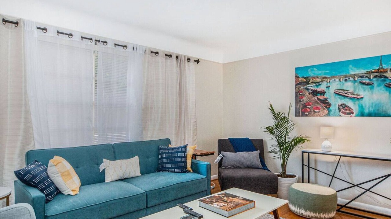 Photo of Livingroom in Jefferson Chalmers