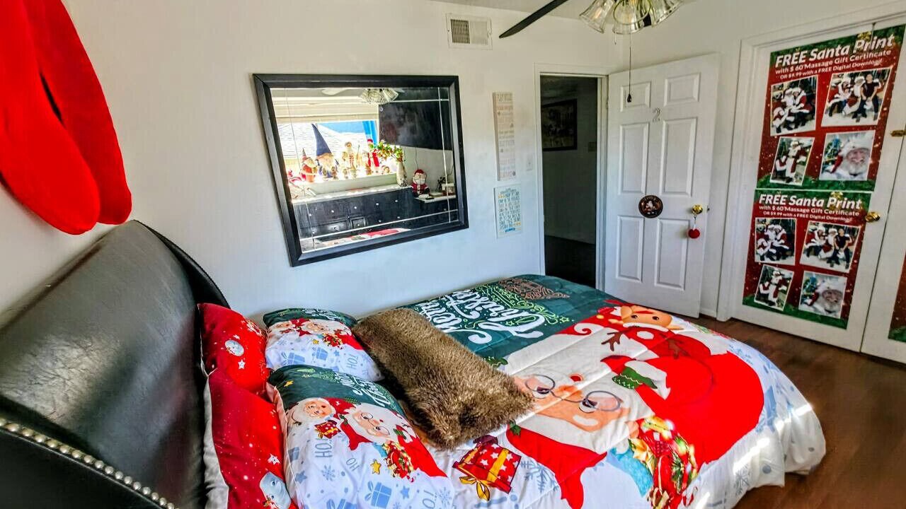 Photo of Bedroom in Nassau Bay