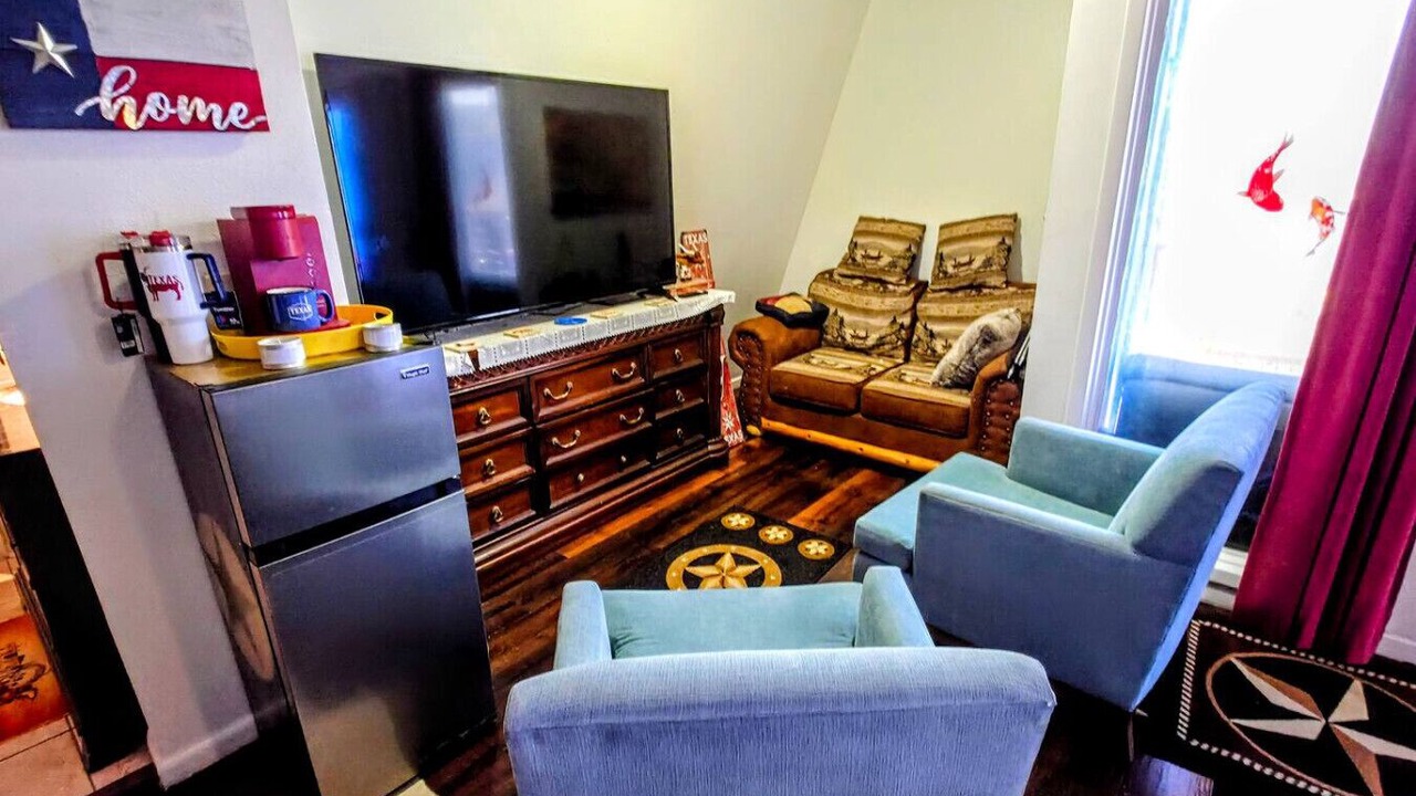 Photo of Livingroom in Nassau Bay