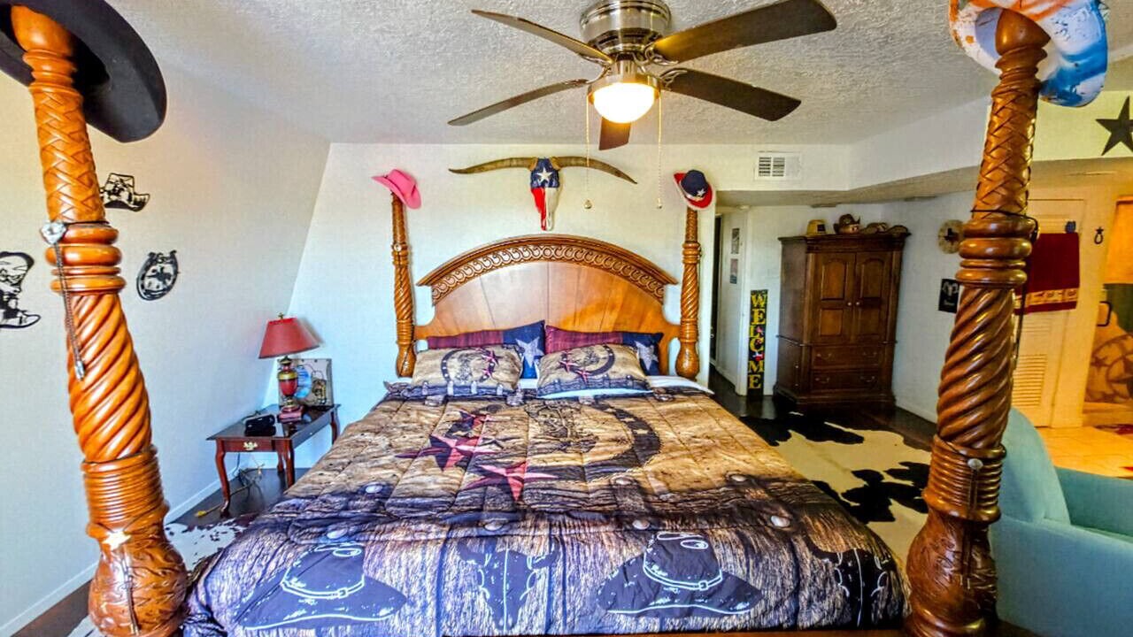 Photo of Bedroom in Nassau Bay