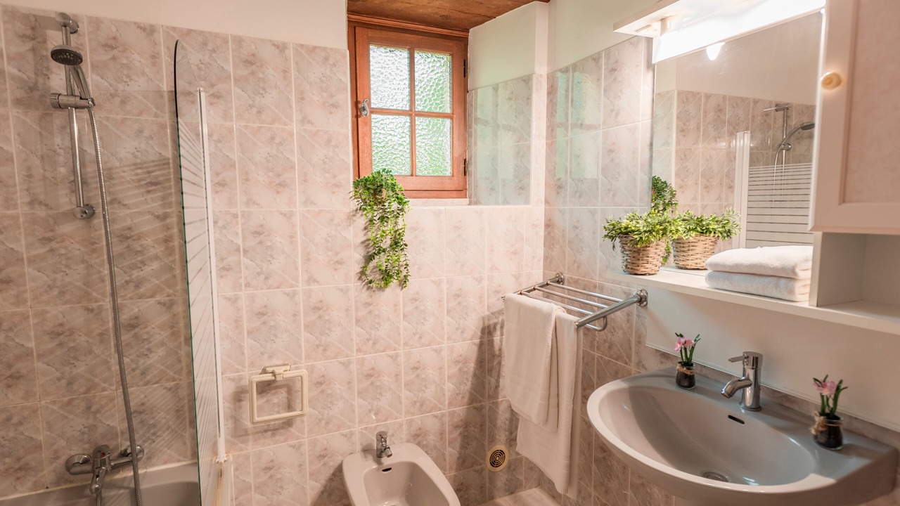 Photo of Bathroom in Prats-du-Perigord