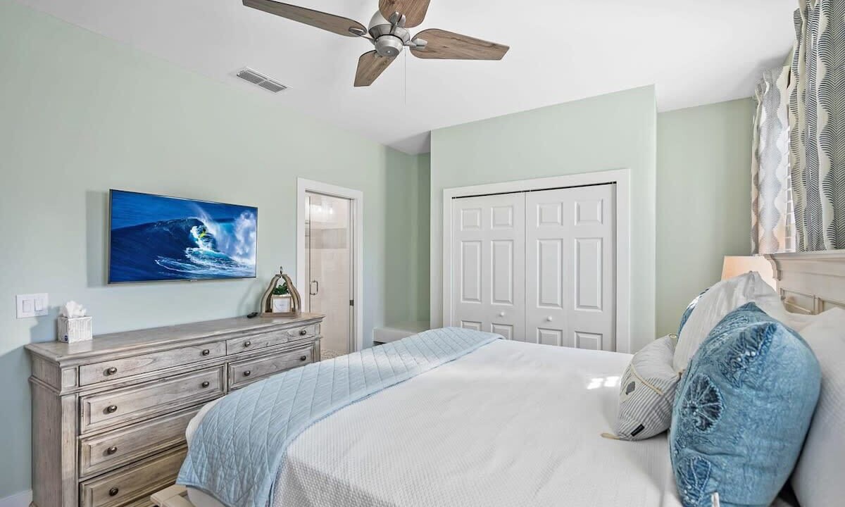 Photo of Bedroom in Downtown Historic District