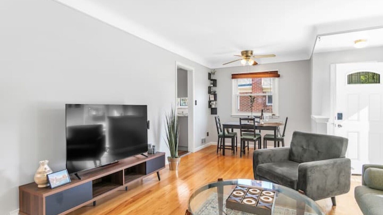Photo of Livingroom in Madison Heights