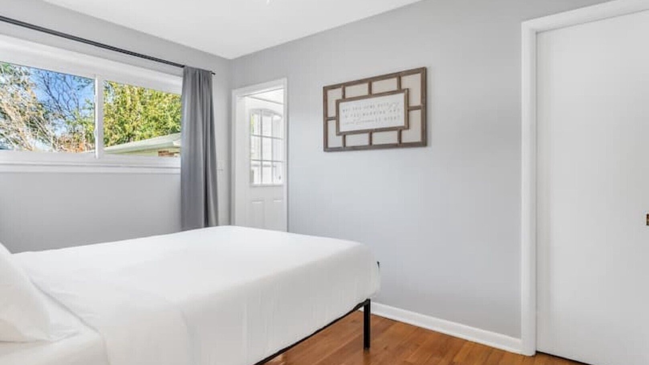 Photo of Bedroom in Madison Heights