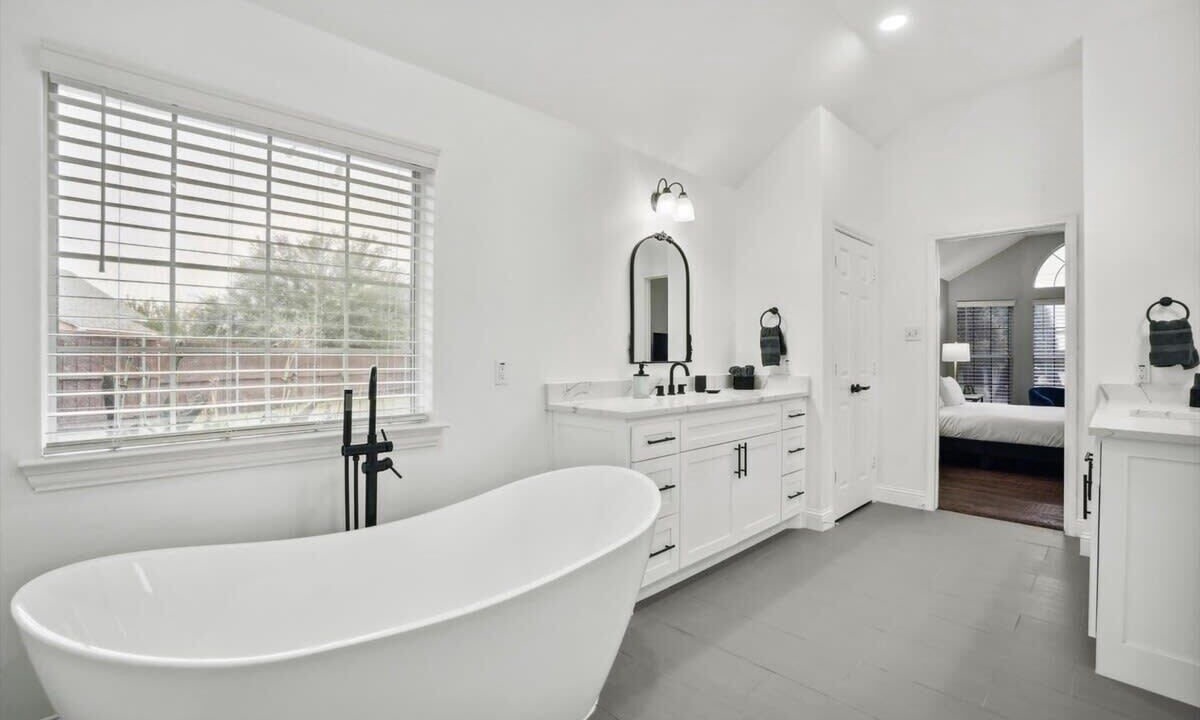 Photo of Bathroom in Rowlett