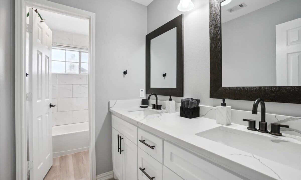 Photo of Bathroom in Rowlett