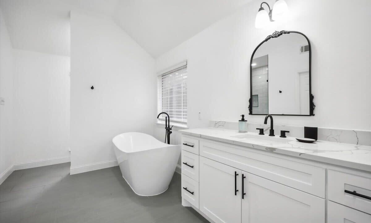 Photo of Bathroom in Rowlett