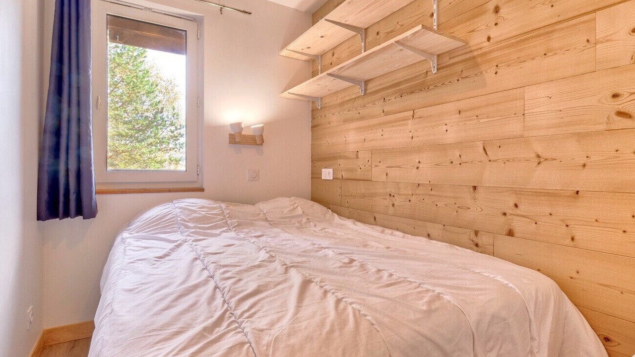 Photo of Bedroom in Genos