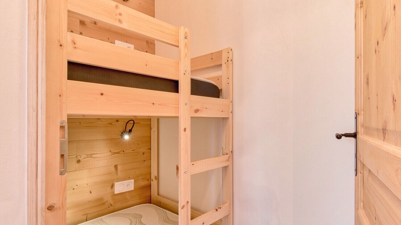 Photo of Bedroom in Genos
