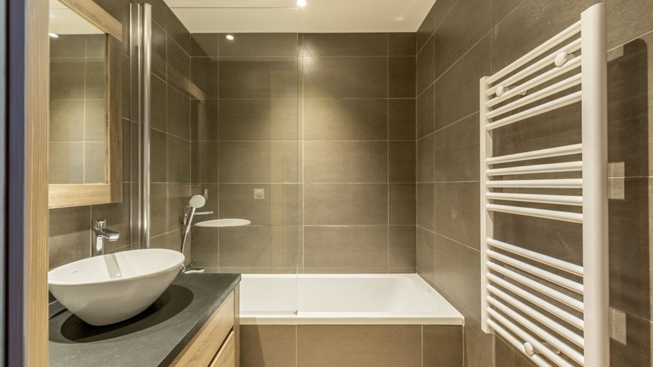 Photo of Bathroom in Arc-1600