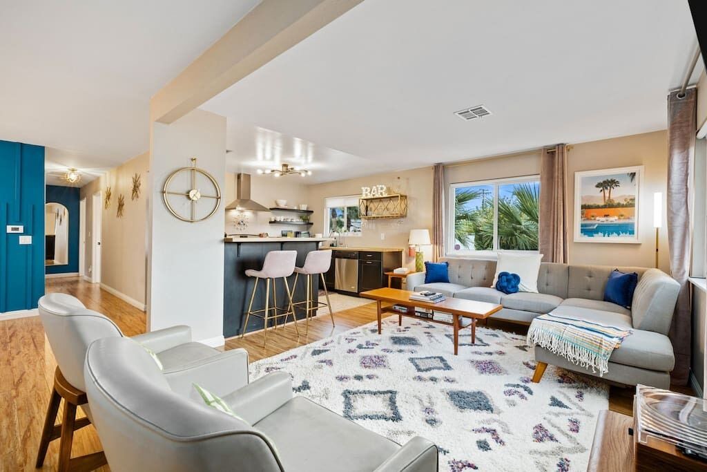 Photo of Livingroom in Desert Park Estates