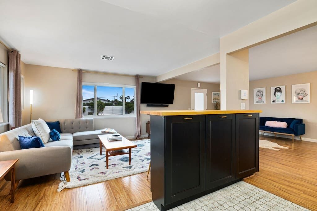 Photo of Livingroom in Desert Park Estates