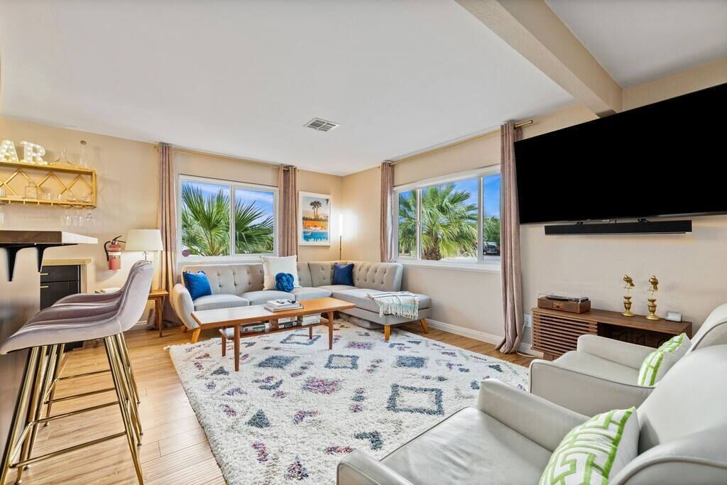 Photo of Livingroom in Desert Park Estates