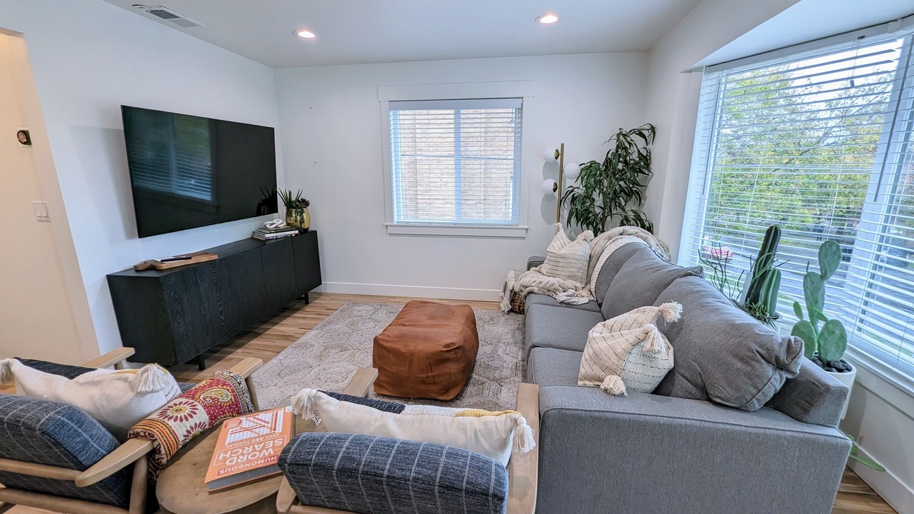 Photo of Livingroom in Lower Avenues