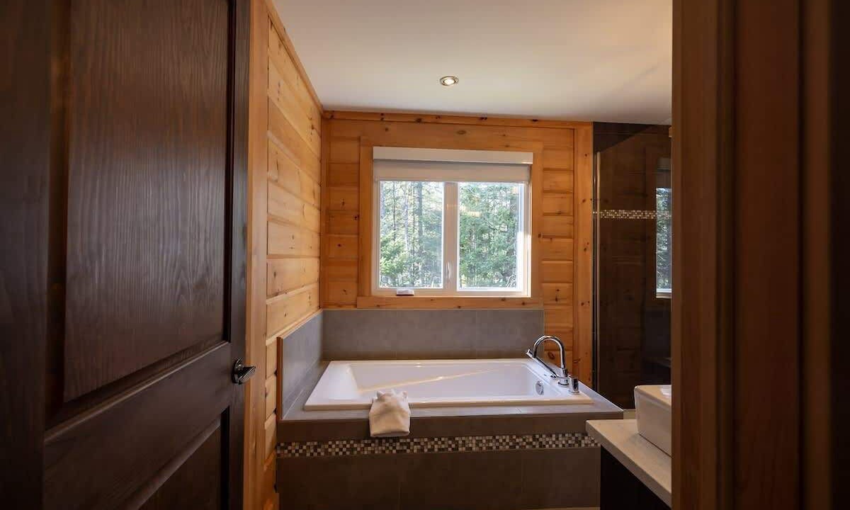 Photo of Bathroom in Sainte-Marguerite-du-Lac-Masson