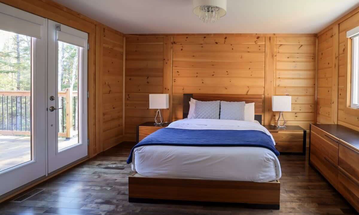 Photo of Bedroom in Sainte-Marguerite-du-Lac-Masson