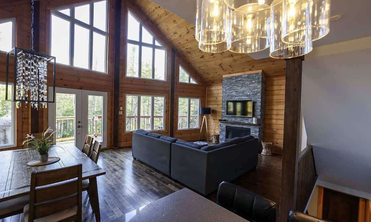 Photo of Livingroom in Sainte-Marguerite-du-Lac-Masson