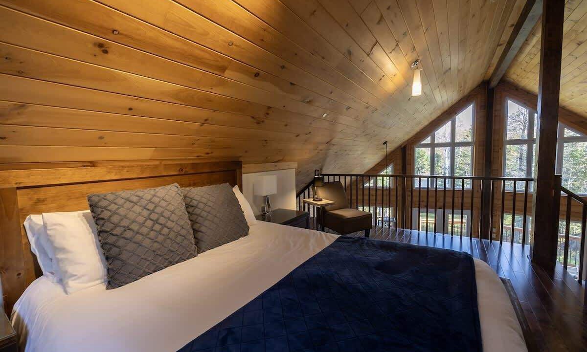 Photo of Bedroom in Sainte-Marguerite-du-Lac-Masson