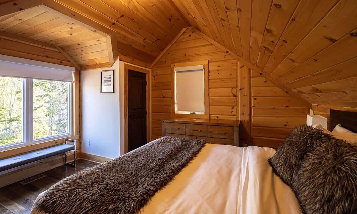 Photo of Bedroom in Sainte-Marguerite-du-Lac-Masson