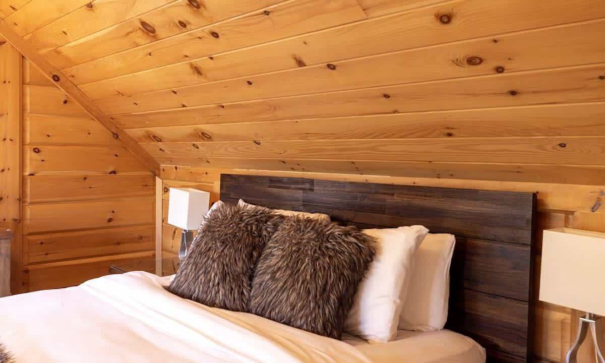 Photo of Bedroom in Sainte-Marguerite-du-Lac-Masson