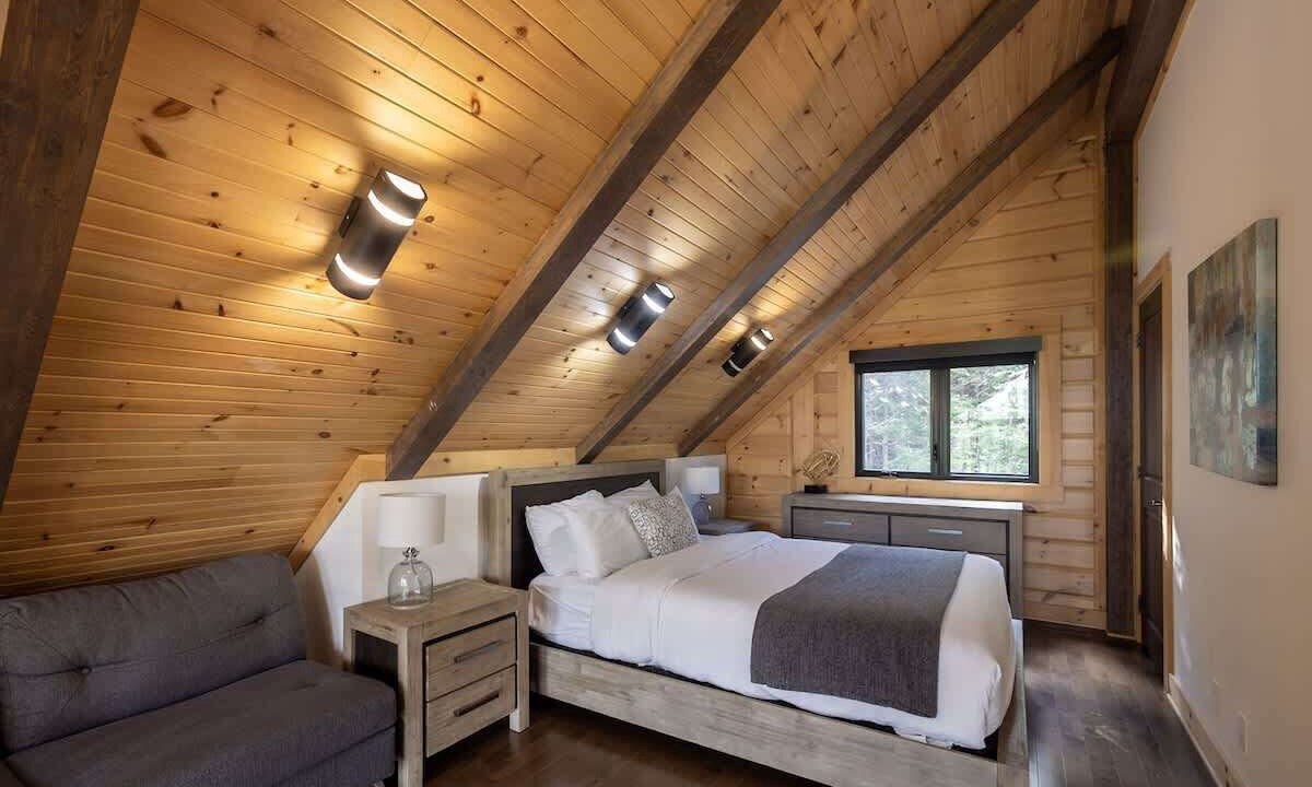Photo of Bedroom in Sainte-Marguerite-du-Lac-Masson