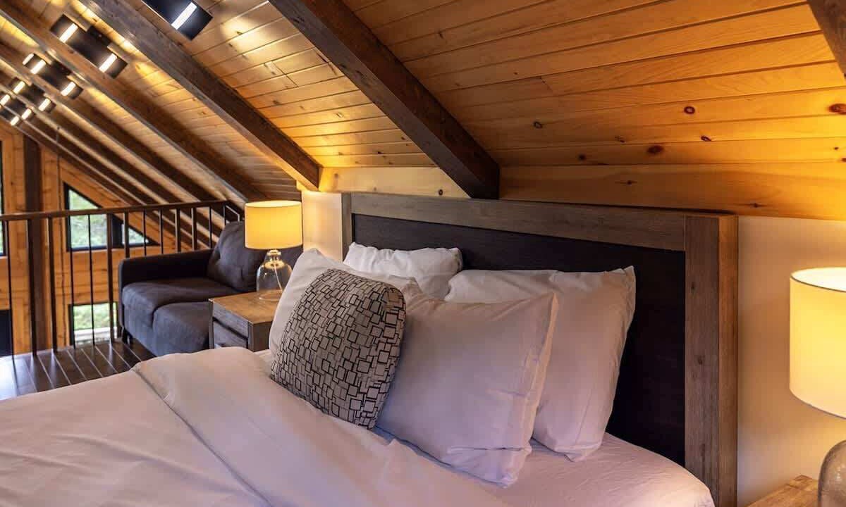 Photo of Bedroom in Sainte-Marguerite-du-Lac-Masson