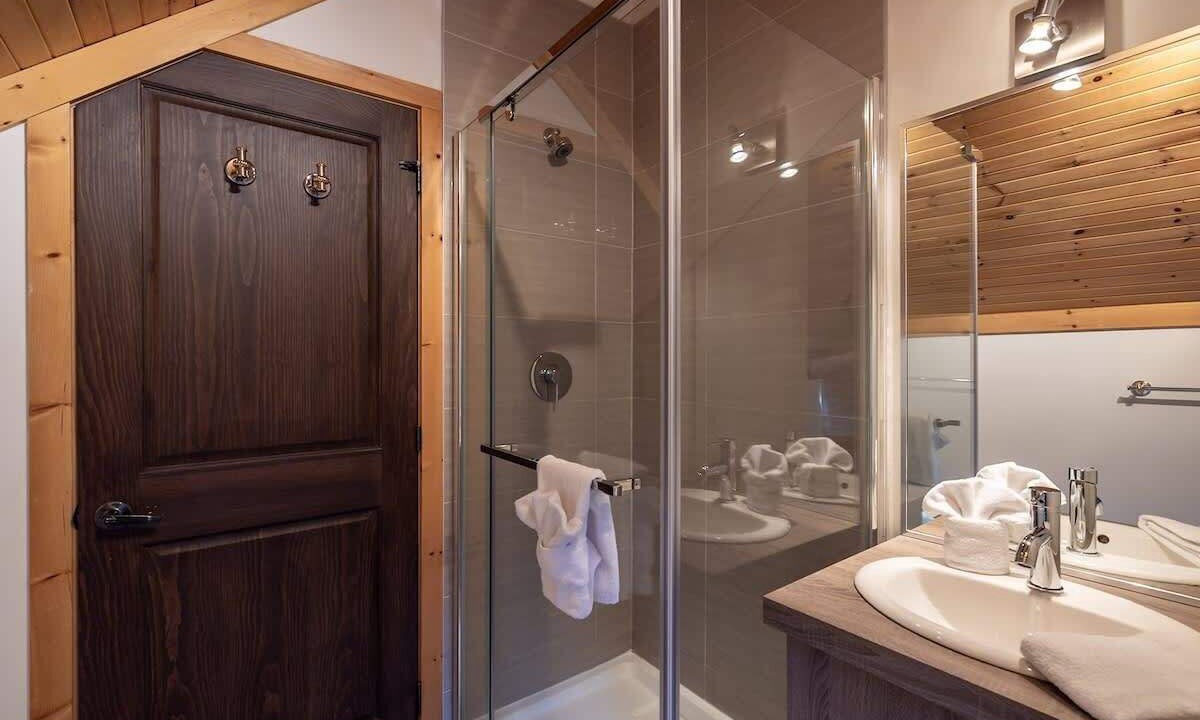 Photo of Bathroom in Sainte-Marguerite-du-Lac-Masson