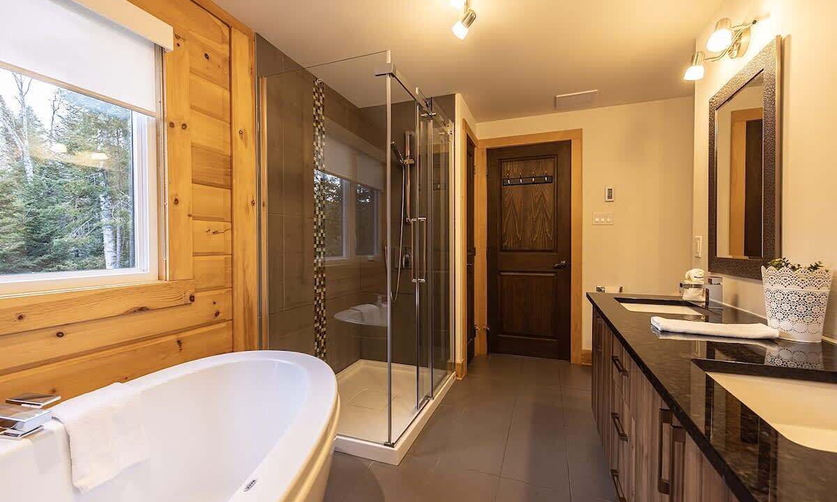 Photo of Bathroom in Sainte-Marguerite-du-Lac-Masson