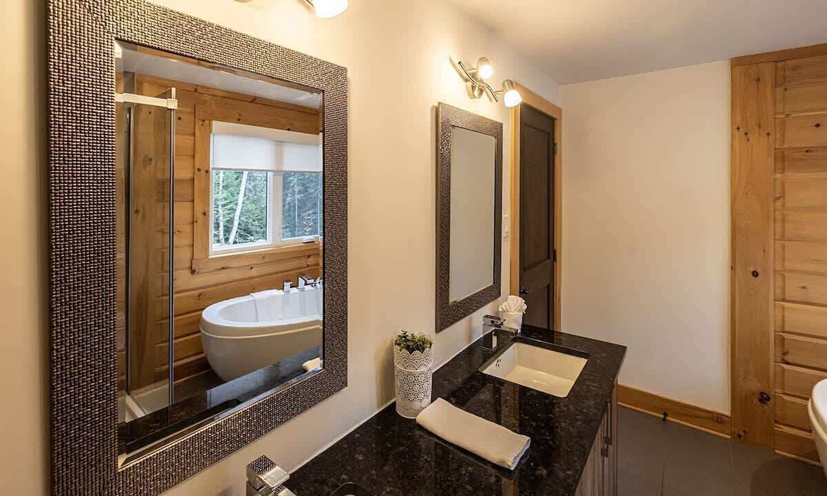 Photo of Bathroom in Sainte-Marguerite-du-Lac-Masson