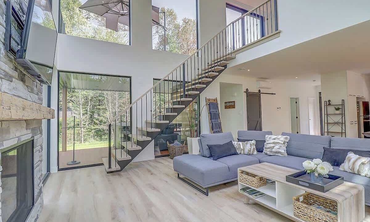 Photo of Livingroom in Stanstead Township