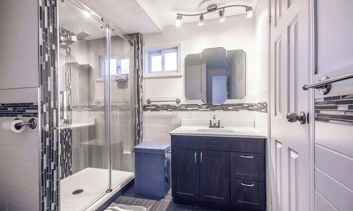 Photo of Bathroom in Saint-Denis-de-Brompton