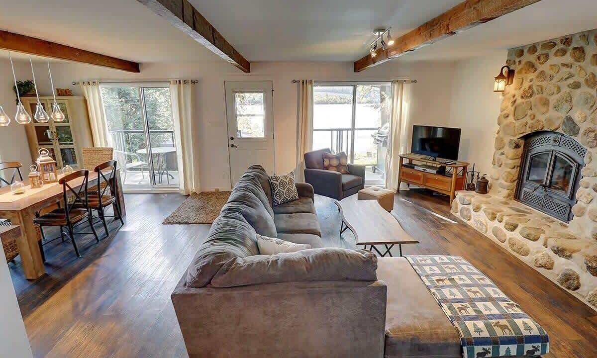 Photo of Livingroom in Magog